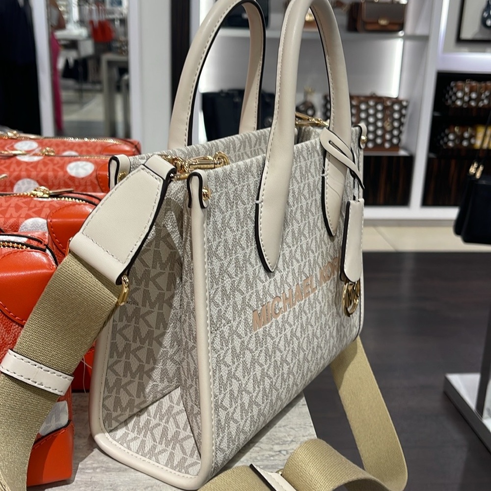 Michael Kors Mirella Small Signature Logo Crossbody Shopper TZ XBODY Bag
LT CRM - Picture 4 of 16